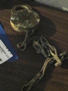lot 1397 image: LOCK WITH CHAIN - RETREIVED FROM THE RIVER