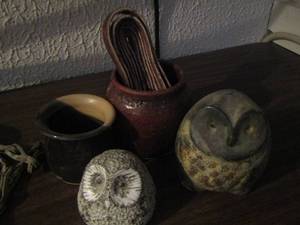 lot 1398 image: owl home dcor, small ceramic pots