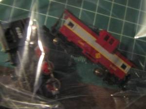 lot 1402 image: red and black model trains small qty 2