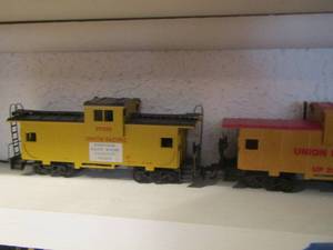 lot 1384 image: qty 5 train cabooses