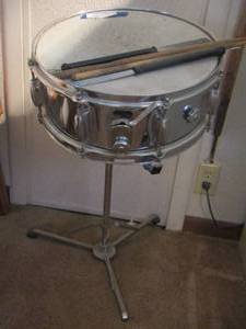 lot 1373 image: small drum on stand with drum sticks