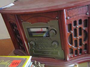 lot 1419 image: record player in good condition