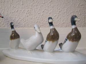 lot 1474 image: glass duck dcor