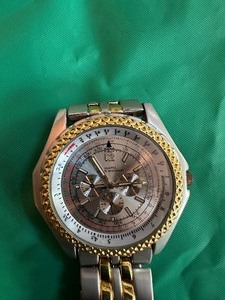 lot 1952 image: NEW Stainless steel quartz watch VERY Heavy piece