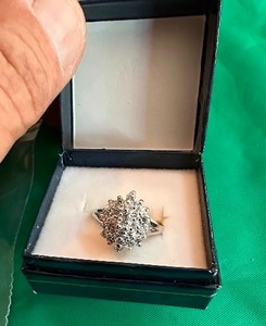 lot 1920 image: NEW Sterling silver white CZ ring size 77.5