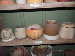 lot 1242 image: LOT OF PLANTER POTS