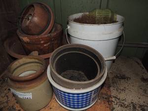 lot 1243 image: VARIOUS PLANTER POTS