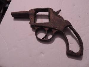 lot 2001 image: Rusty Revolver Frame 6 12 Length
