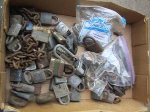 lot 1659 image: various locks and no keys