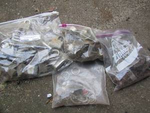 lot 1667 image: various sizetype of locks and key rings