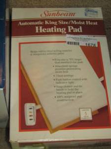 lot 1678 image: sunbeam heating pad in box