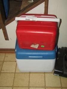 lot 1845 image: 2 small coolers 1 red 1 blue