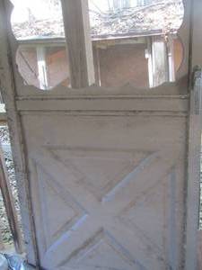 lot 1914 image: white wooden screen door