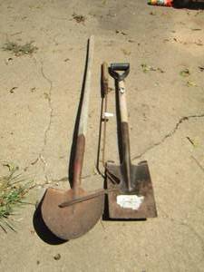 lot 1927 image: qty 3 yard tools