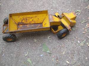 lot 1930 image: yellow metal bucket truck for kids
