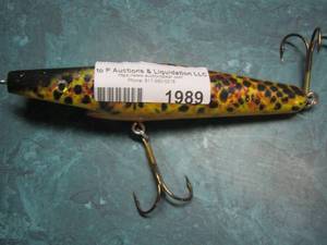 lot 1989 image: large fishing lure