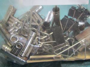 lot 1647 image: paper clips-