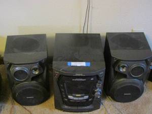 lot 1057 image: Panasonic cd stereo system SA-AK300