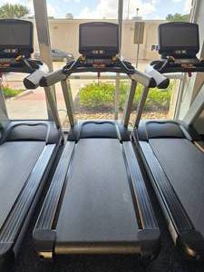 lot 8 image: Barely Used & Like New Matrix T7XE Treadmill w 16 Touchscreen XER Console & Multimedia Console