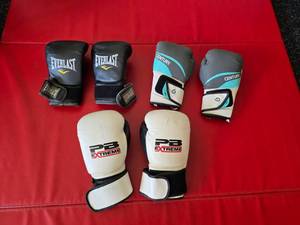 lot 25 image: 3 Pairs of Boxing Gloves