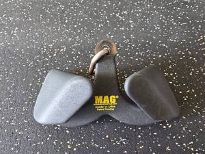 lot 33 image: MAG Close Grip Pronate CP002 Bar