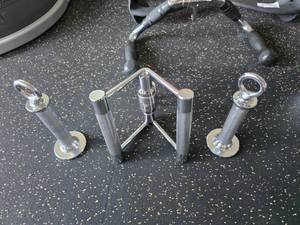 lot 36 image: Double D Row Handle Bar w 2 Single Tri-Power Tricep Press Down Handles