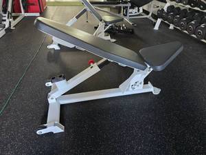 lot 83 image: Adjustable Utility Bench