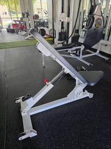 lot 84 image: Adjustable Utility Bench