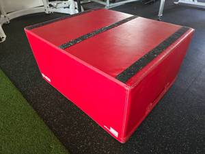 lot 97 image: UCS G2 PlyoSafe 18 Plyo Box