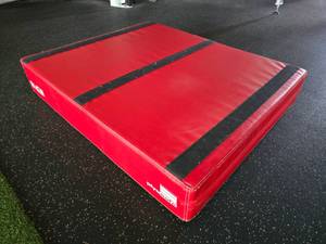 lot 99 image: UCS G2 PlyoSafe 6 Plyo Box
