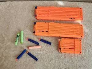 lot 25 image: Nerf Gun Clips