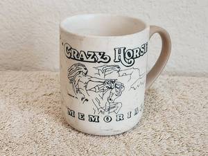 lot 13 image: Vintage Crazy Horse Memorial coffee cup