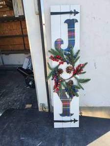 lot 185 image: Glitzhome - 36H wood plaid Joy porch Christmas decor. with wreath