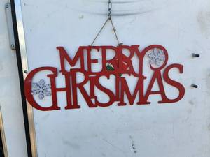 lot 193 image: Glitzhome - metal Merry Christmas sign