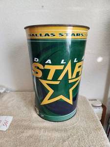 lot 99 image: Dallas Stars office or bedroom trash can