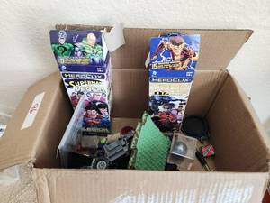 lot 96 image: Selection of toys - Heroclix, Legos, Hot wheels