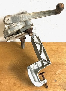 lot 39 image: Antique Maid of Honor Commercial Can Opener