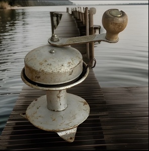 lot 40 image: AntiqueVintage Yacht Winch