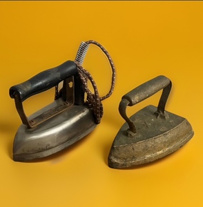 lot 36 image: Antique 19th C. Cast Iron Victorian Sad Iron &amp 1912 Electric Waage Four Heat Iron