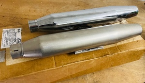 lot 50 image: Harley Davidson Screaming Eagle Performance Parts Muffler Kit - Fits 1998 and Later Dyna Models