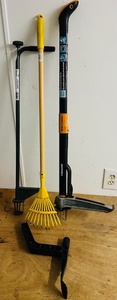 lot 54 image: Fiskars Deluxe Stand-up Weeder, The Weed Hound, &amp Other Implements to Keep Your Garden and Yard Weed Free