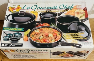 lot 63 image: 7 Piece Le Gourmet Chef Cooking Set W Xylan 8682 Non-Stick Cooking Surface