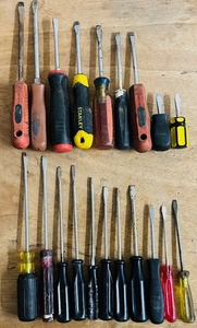 lot 74 image: Twenty (20) Flathead Screwdrivers of Assorted Sizes