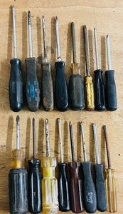 lot 75 image: Sixteen (16) Phillips Screwdrivers of Assorted Sizes