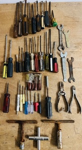 lot 129 image: Huge Lot of Assorted Screwdrivers &amp Tools
