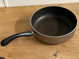 lot 134 image: Farberware 10-Inch Performance Nonstick Deep Frying PanFry Pan
