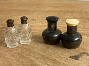 lot 165 image: Antique Brass Top &amp Swirled Clear Glass Salt and Pepper Shakers &amp Vibtage Dilvet Plated Black and White Tops Salt &amp Pepper Shakers