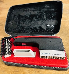 lot 178 image: Vintage Schick Styling Dryer for Men