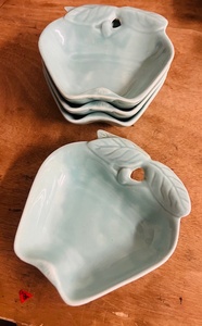 lot 308 image: Four (4) Vintage Hoenig of California Turquoise Apple Pottery Dishes #734 6x5.75x1.75