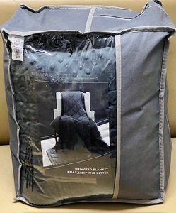 lot 221 image: Grey 60 x 80 20lbs. Weighted Blanket